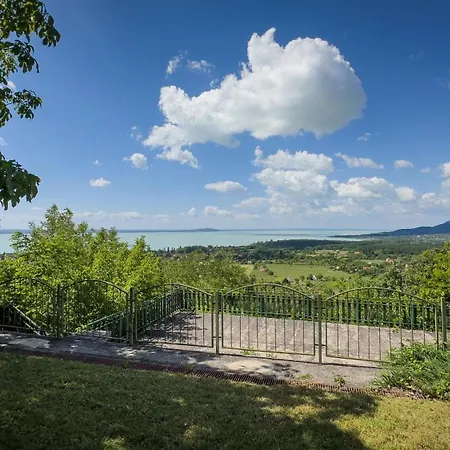 شقة Revfueloep Panorama Kuria *