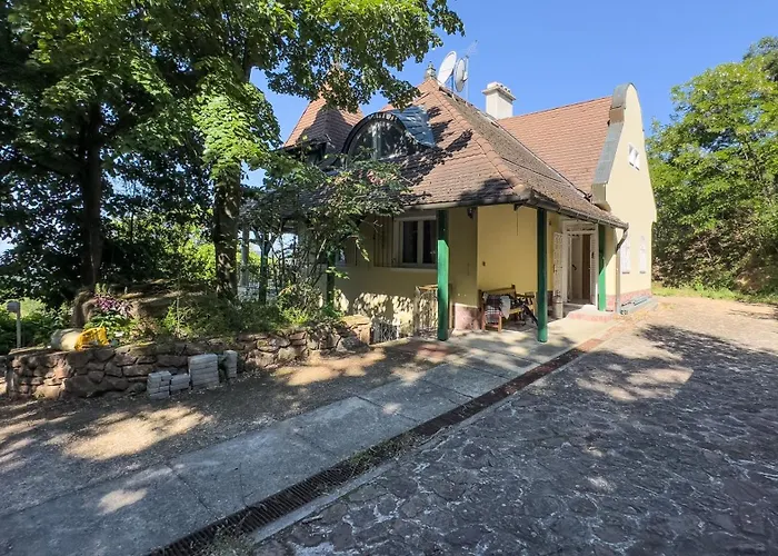 Апартаменты Revfueloep Panorama Kuria