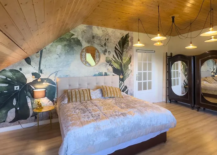 Апартаменты Revfueloep Panorama Kuria